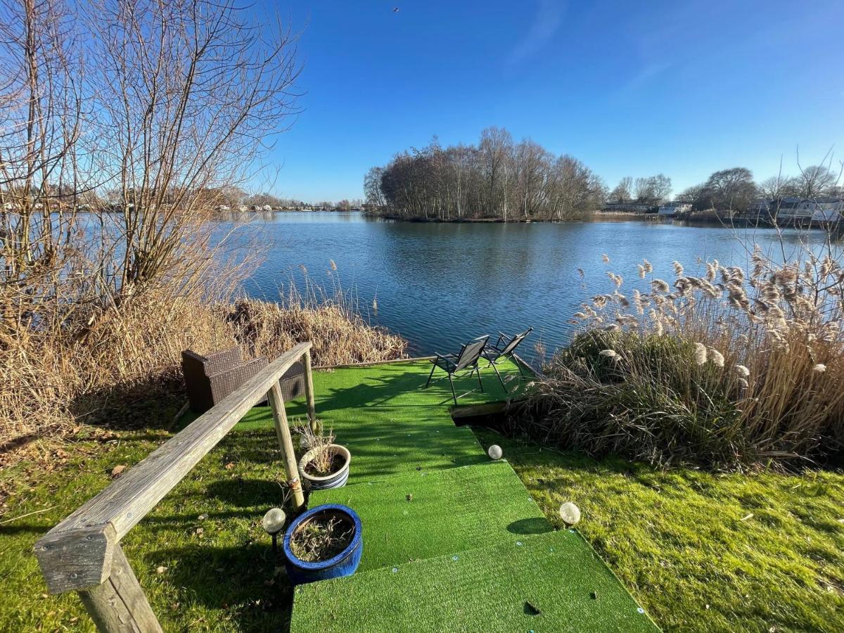 Lakeside Retreat 2 With Hot Tub, Private Fishing Peg Situated At Tattershall Lakes Country Park 외부 사진